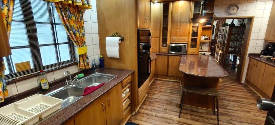 3 Bedroom Property for Sale in Protea Park North West
